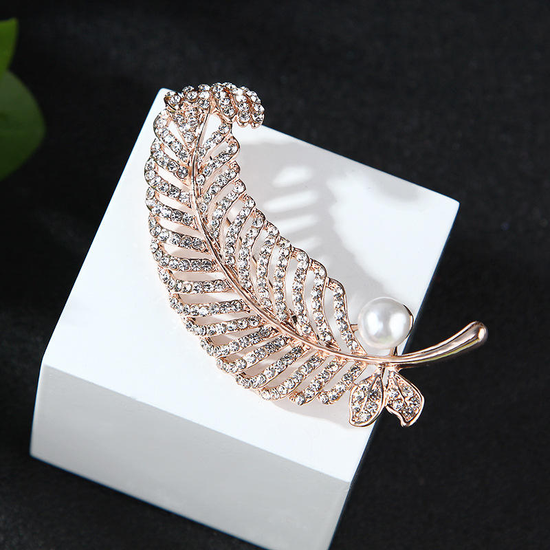 Women Flower Large Brooches Lady Rhinestone Pearl Corsage Brooch Girl Trendy Luxury Jewelry Best Gift Pins Jewelry Accessories